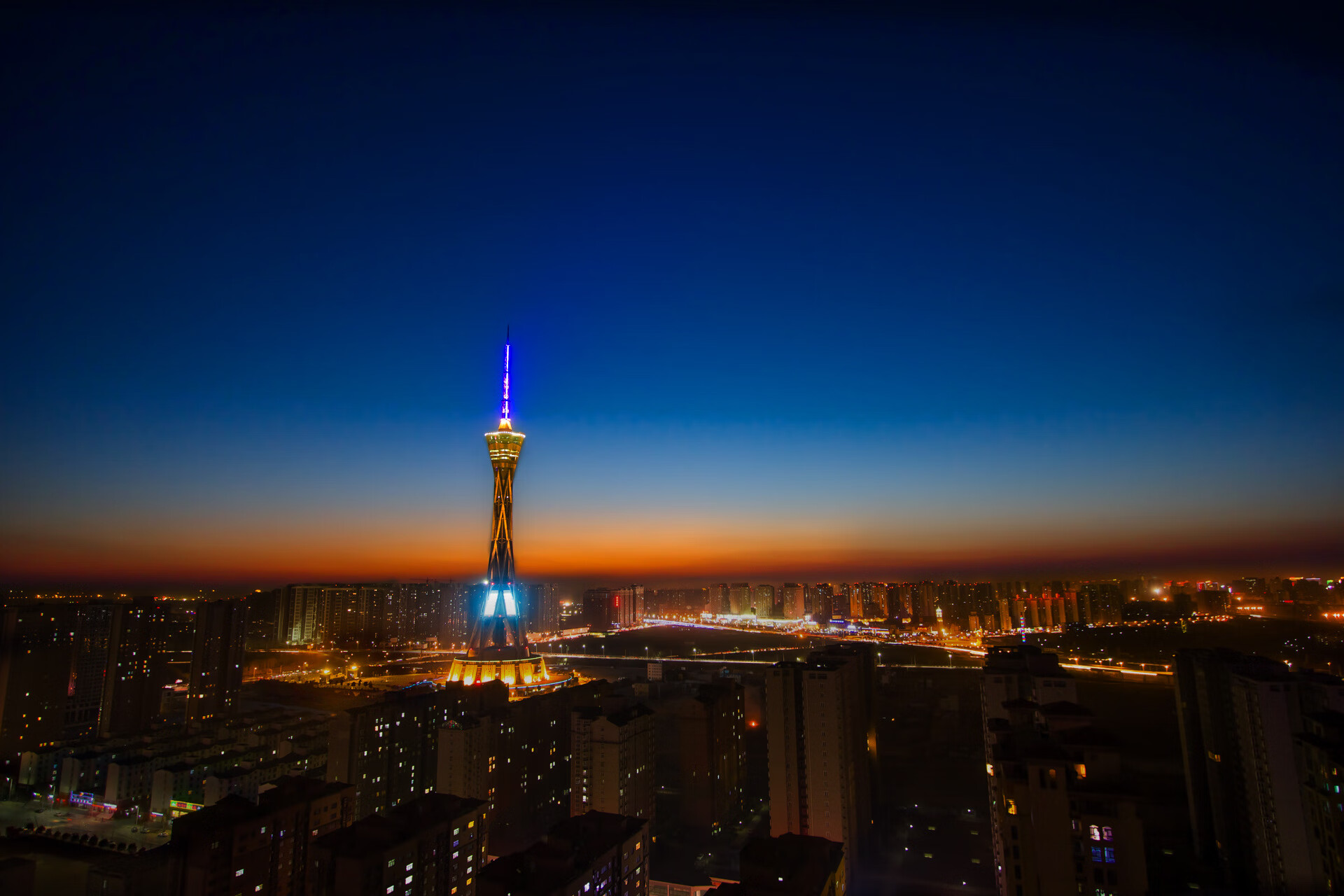 华体会hth官网入口-“梦想启航”青少年篮球志愿者在全国多地开展公益巡讲，弘扬志愿精神