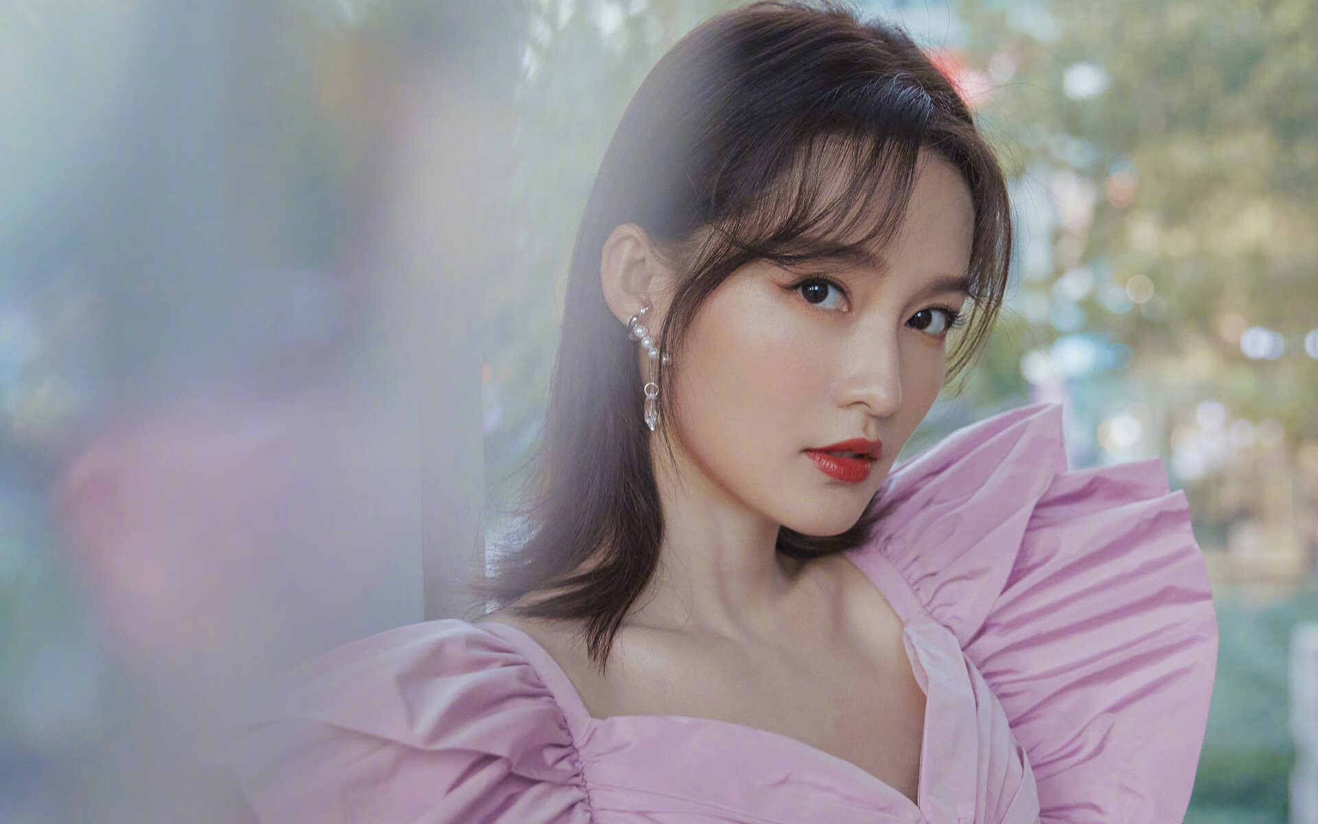 华体会手机在线-曼联中场传射助攻，英超劲旅稳坐前列，曼联英超集锦